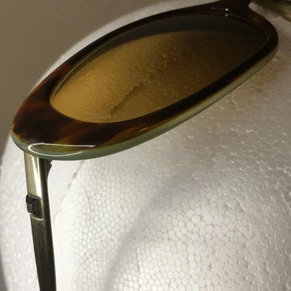 OLIVER PEOPLES 